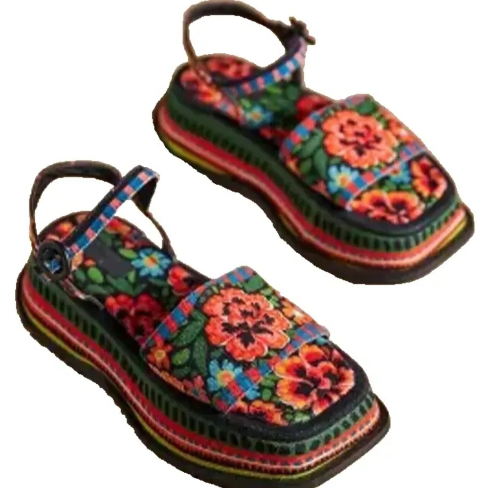 Farm Rio Sandals - Picture 3 of 5